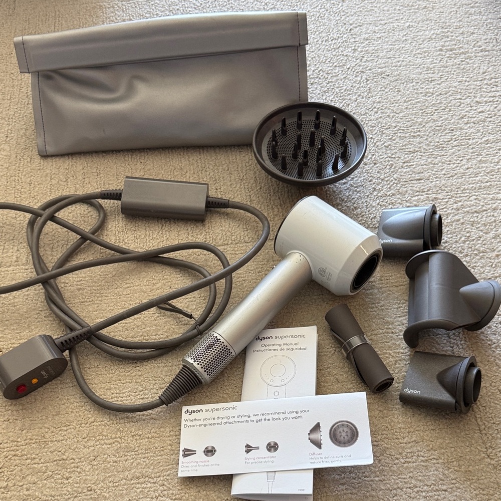 Dyson Supersonic Hair Dryer - Gray and Silver